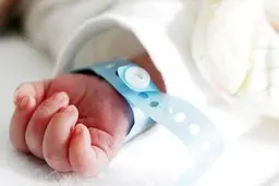 چاق ترین “نوزاد ایرانی”به دنیا آمد | تصویری از نوزاد بامزه اردکانی