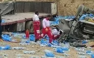 دو نفر کشته سر آب معدنی! | واژگونی تریلی حامل بار آب معدنی دو کشته داد