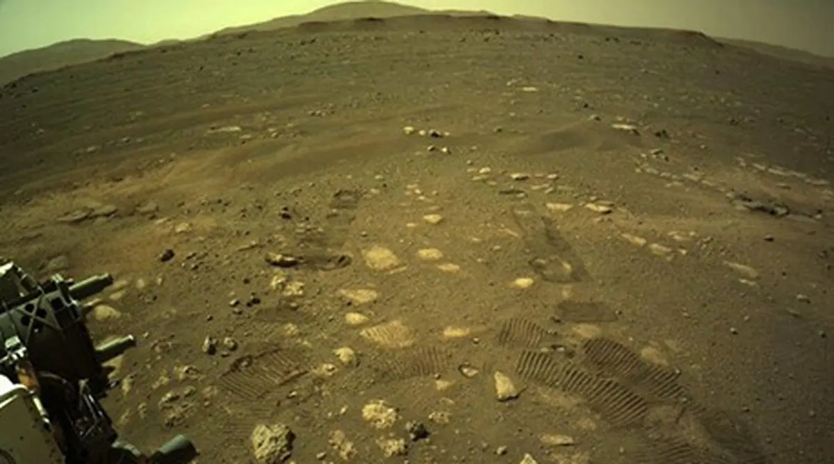 حرکت کاوشگر "استقامت" روی مریخ+ عکس| نخستین حرکت کاوشگر "استقامت" در سطح مریخ