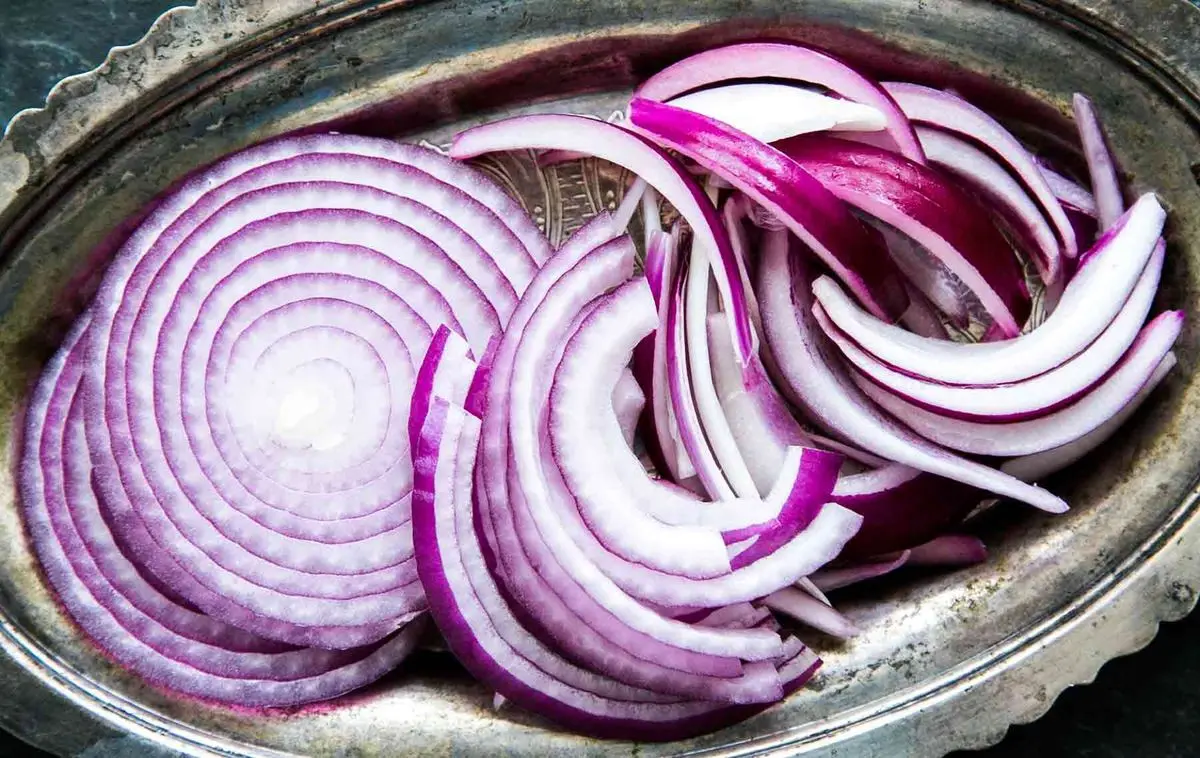 خوردن پیاز چه فواید سلامتی برای بدن ما دارد؟