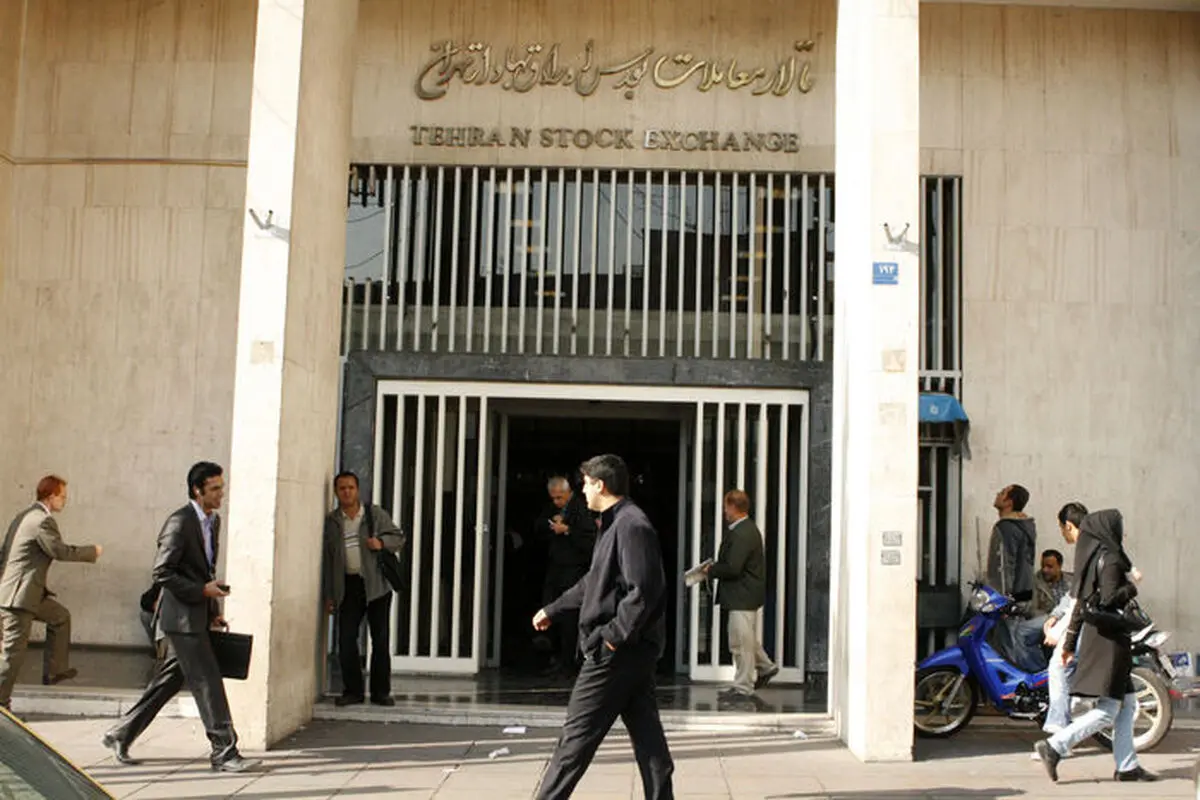 ویژگی ها و تفاوت های 3 دوره رونق بورس تهران؟ |  دستکاری بازار، عامل جهش بورس در سال 1399 بود | با مداخله دولت، شاخص کُل 300 هزار واحد دیگر سقوط نکرد!