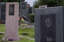 آذربایجان ۴ سرباز خود را به مثله کردن اجساد و اهانت به قبور ارمنی‌ها متهم کرد