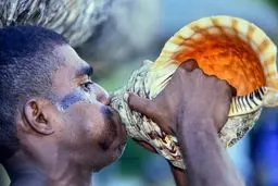 تلفن همراه ۱۱۰۰ ساله کشف شد! | سازهای بادی دست‌ساز در آمریکای مرکزی چه شکلی است؟