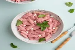 به سفره‌ات با این سالاد بینظیر تنوع بده! | طرز تهیه سالاد پاستا صورتی +ویدئو