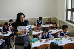 عذرخواهی معلم مازندرانی معروف به دلیل پخش آهنگ نامناسب کودکان + ویدئو