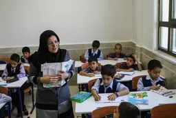 عذرخواهی معلم مازندرانی معروف به دلیل پخش آهنگ نامناسب کودکان + ویدئو