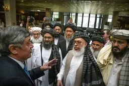  با بیانیه‌ای علیه احیای "امارت اسلامی" طالبان مخالفت کردند
