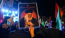 سردار حسن‌زاده: ازدحام جمعیت مانع ورود خودروی حامل پیکر شهدا به مسیر تشییع شد