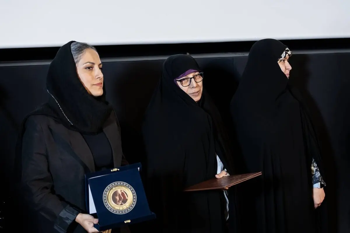 تجلیل از پیشکسوتان سینمای دفاع مقدس در آیین اکران "هیوای" ترمیم‌شده