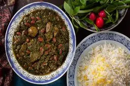 تازه عروسا قورمه سبزی و اینطوری بپزید| راز و رمز خوش بو و خوش طعم کرون قورمه سبزی