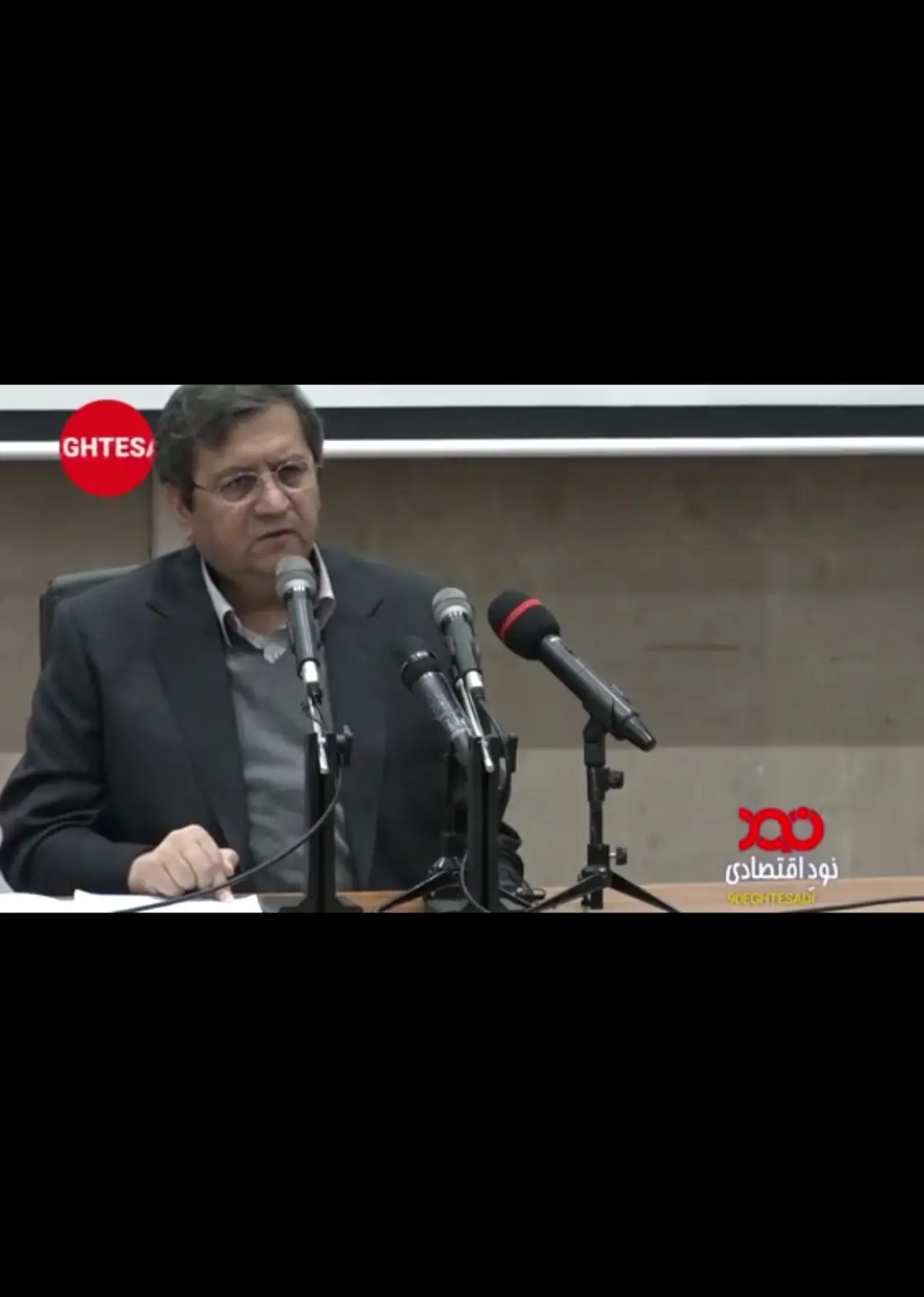 به اسم ته لنجی، لنج‌ها را تا کله پر از کالای خارجیِ قاچاق می‌کنند؛ بعد می‌گویند چرا همتی نتوانست قیمت دلار را کنترل کند؟ + ویدئو