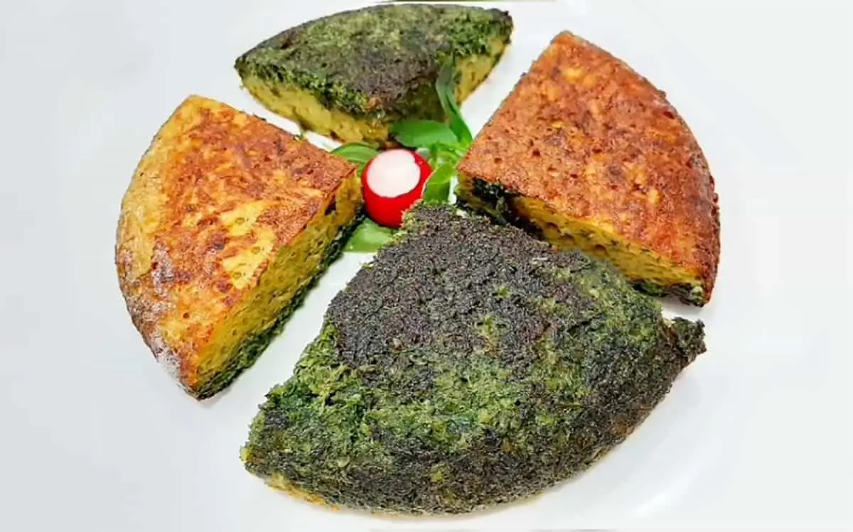 بیا بهت یاد بدم چجوری کوکو سبزی دورنگ درست کنی! | طرز تهیه کوکو سبزی دورنگ +ویدیو