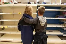 انگلیسی‌ها به خوردن غذای سگ و گربه روی آوردند!