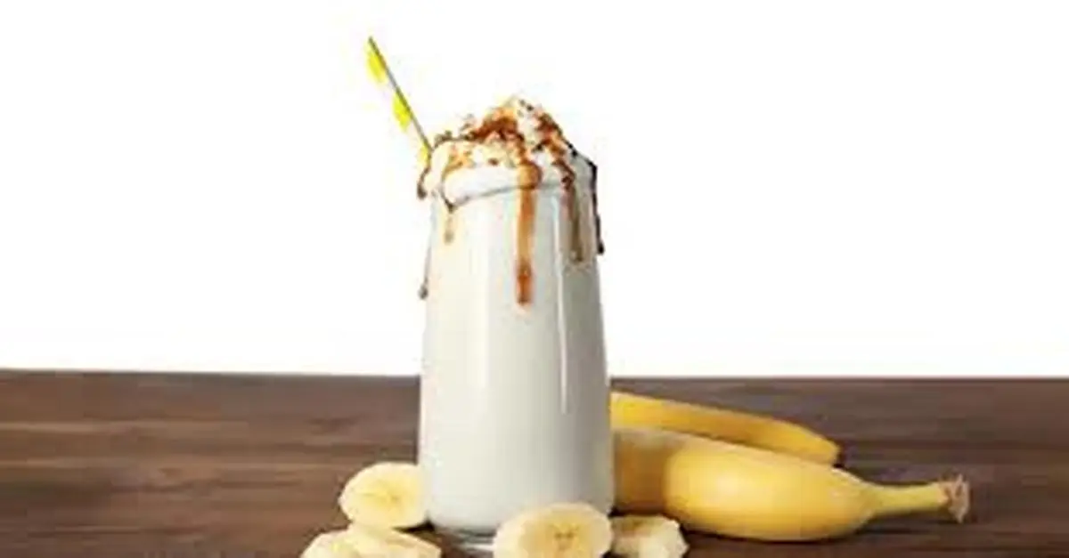 تاحالا شیر موز و اشتباه درست میکردی | دو راز اصلی درست کردن شیرموز کافی شاپی+ ویدیو