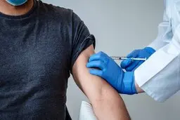 وضعیت یک دریافت‌کننده واکسن کرونا ۱۰ روز پس از تزریق