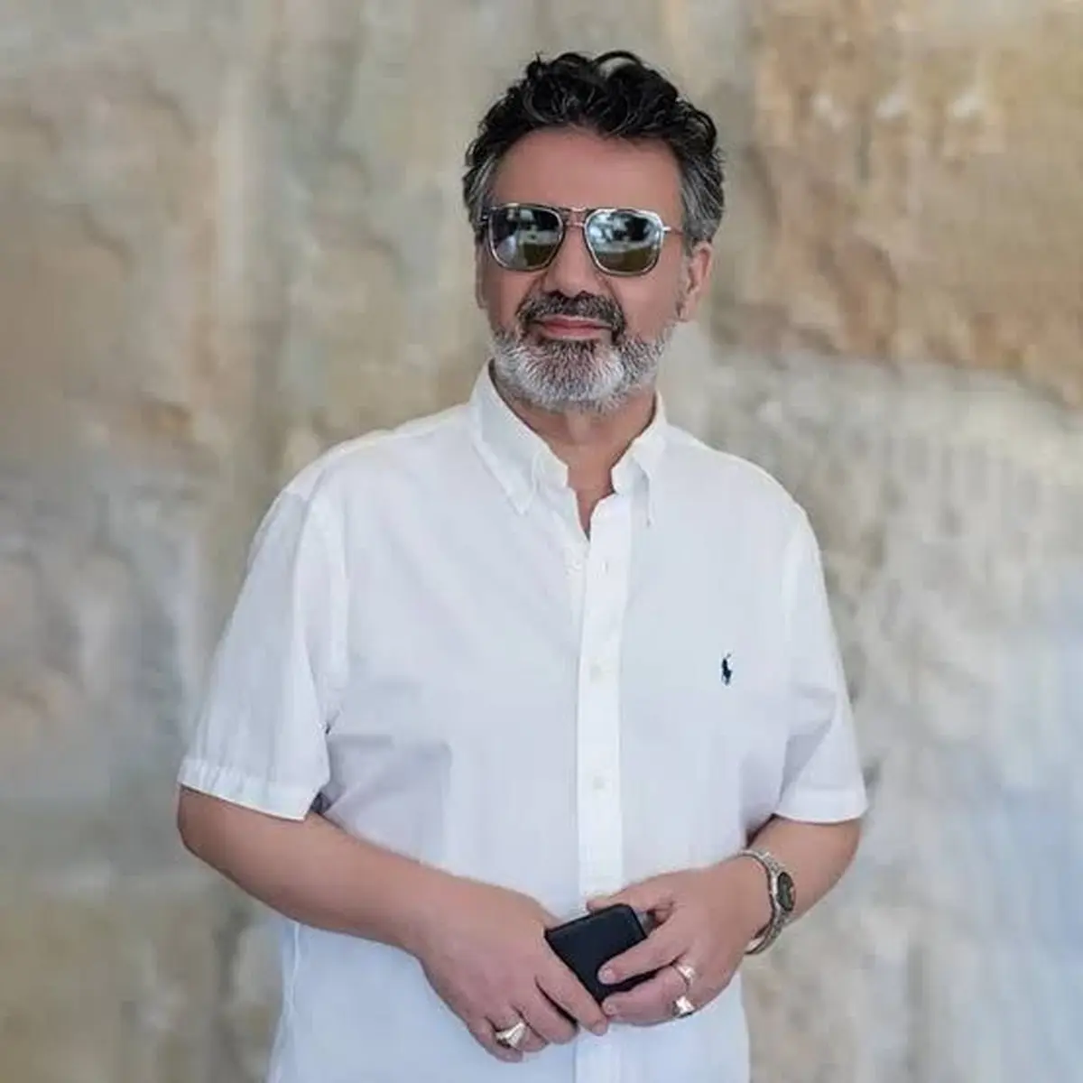 ادعای تابناک: بازگشت معین، خواننده مطرح ایرانی به ایران