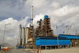 تصاویر متفاوت ۲ ماهواره آمریکایی و اروپایی از پالایشگاه آبادان