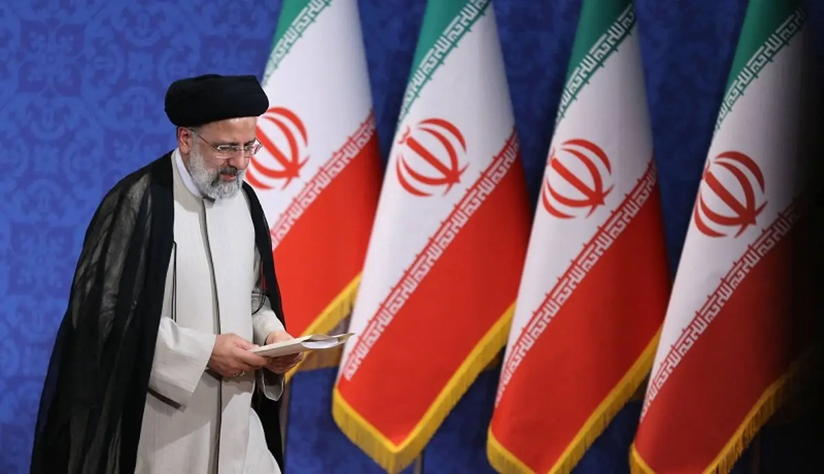 رئیسی در مراسم تنفیذ: شرط ادب بود که دست مقام معظم رهبری را می‌بوسیدم ولی به دلیل شرایط موجود این توفیق از من سلب شد | مردم از دولت جدید تحول خواسته‌اند؛ این تحول مستند به سند ارزشمند بیانیه گام دوم انقلاب است | ما از قبیله «ما می‌توانیم» هستیم