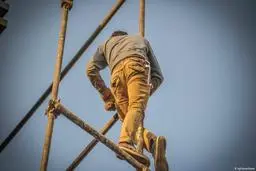 مقایسه حوادث کار منجر به فوت در ایران با جهان | اصلاح قانون بیمه بیکاری