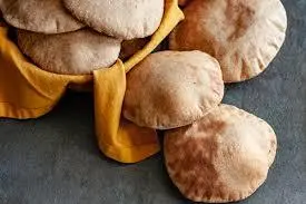 پخت نان پیتای تازه در خانه | طعمی ساده، خوشمزه و همیشه در دسترس +ویدئو
