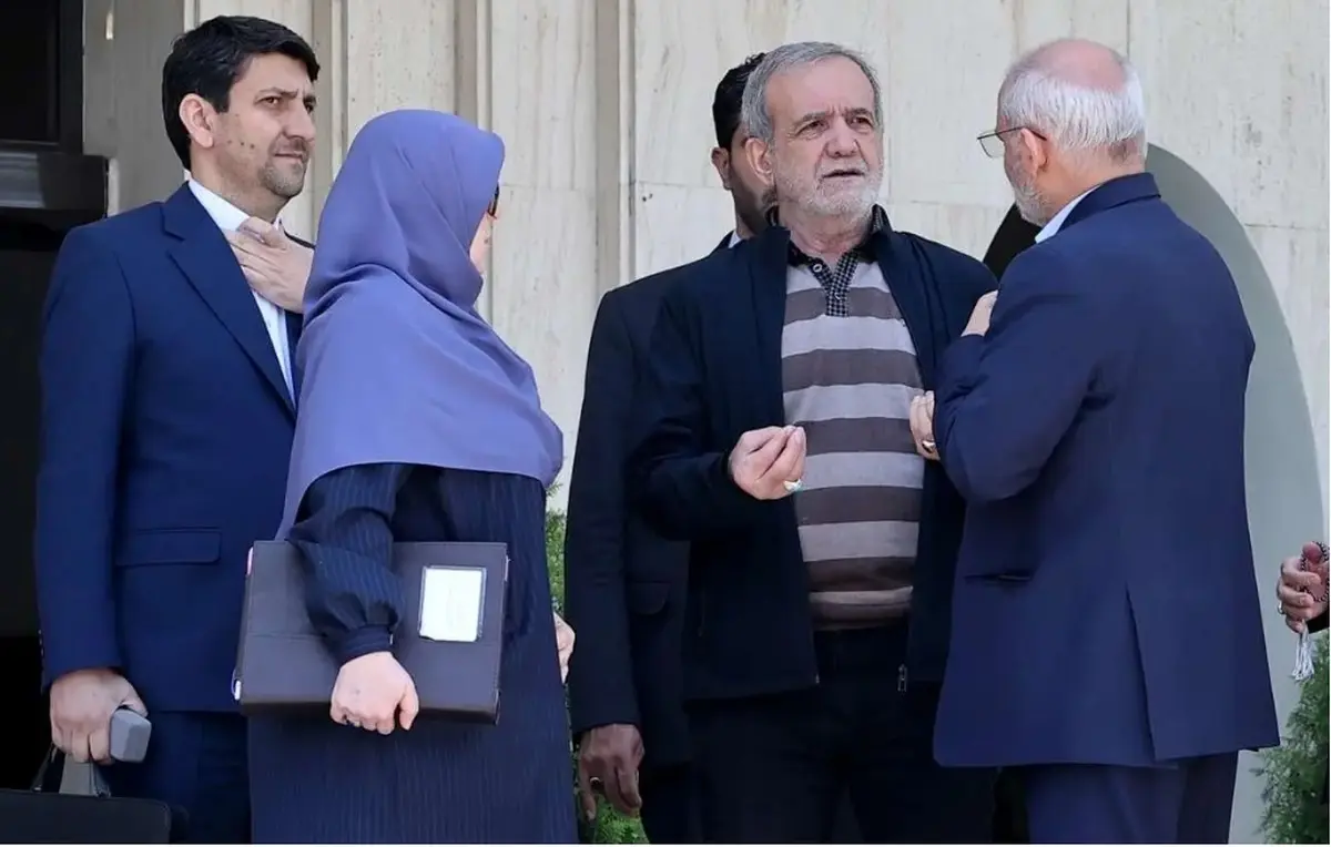 تلاش کیهان برای اختلاف‌افکنی؛ مگر نمی‌گفتند پزشکیان دولت مذاکره است؟ پس چرا در زمان او جنگ شد؟!