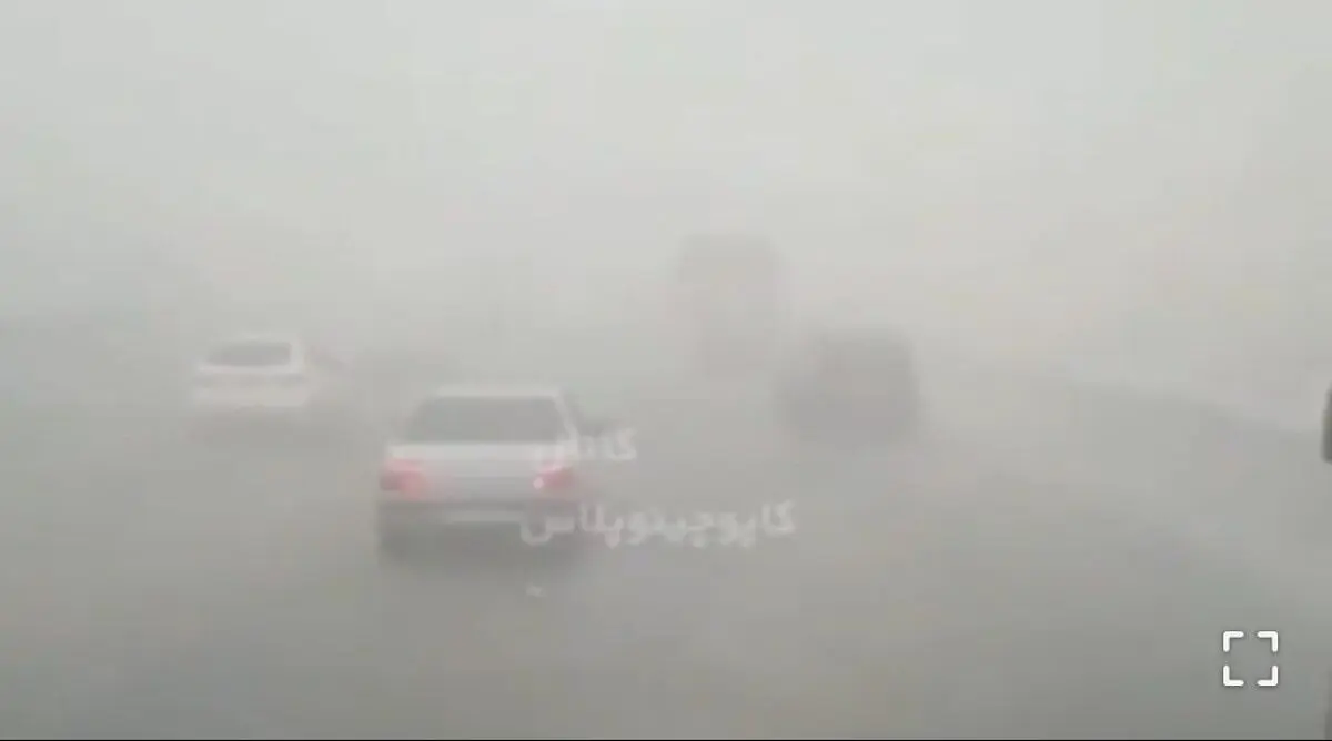 ورود گرد و‌ غبار نمکی دریاچه ارومیه به شهر تبریز+ویدئو
