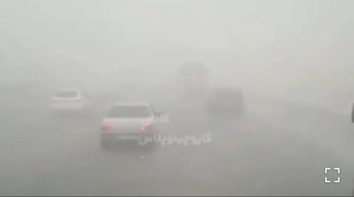 ورود گرد و‌ غبار نمکی دریاچه ارومیه به شهر تبریز+ویدئو
