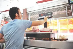 قیمت مرغ دوباره پرکشید | تولیدکنندگان مرغ از افزایش ٢ تا ٥ برابری قیمت واکسن و دارو خبر می‌دهند