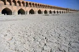 احیای زاینده‌رود تا ۵ سال دیگر امکان پذیر نیست | ‌راه‌حل برون‌رفت از مشکل زاینده‌رود چیست؟