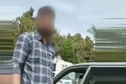 از سیلی نماینده مجلس تا توهین به مادر کودک اوتیمسی؛ زنده باد موبایل