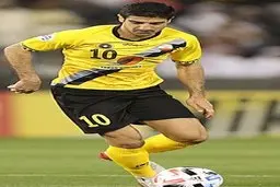 لحظه نفس گیر برای پرسپولیسی ها | دقیقه 19شوت محمدرضا حسینی به تیرک خورد