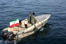 

۴ شناور به خاطرحمل مسافر به کیش توقیف شدند
