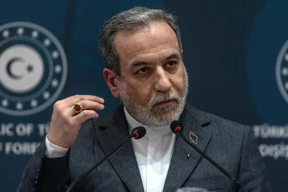 روایت عراقچی از تلاش آمریکا و اسرائیل برای ادامه جنگ؛ «ترامپ را گرفتار کرده‌اند»