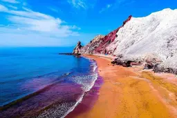 فروش خاک جزیره هرمز کیلویی ۲۴ هزار تومان! | فروش کیسه‌های ۳۰ کیلوگرمی برای آجرسازی و رنگسازی تا فروش در تناژهای بالا!