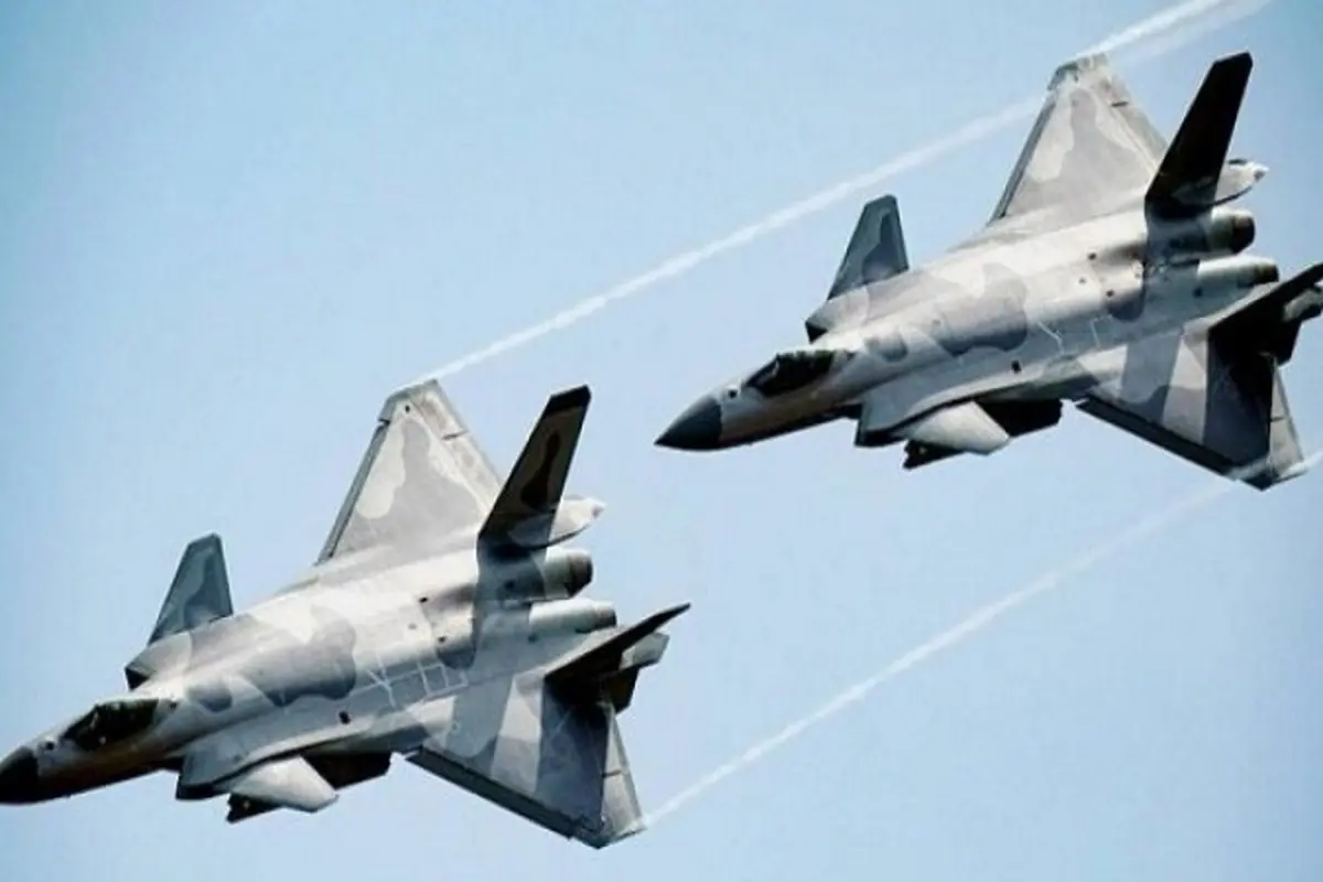 قدرت نمایی جنگنده های چینی در آسمان تایوان