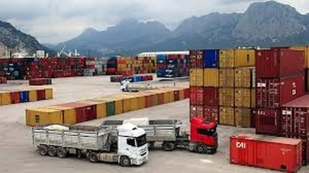 صادرات کشور در پی شیوع کرونا به نصف رسید