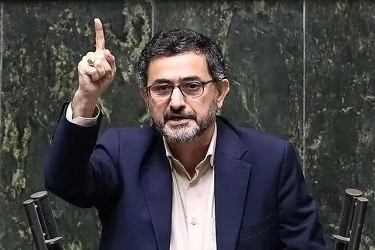 واکنش مجتبی زارعی به تهدید محسن رضایی؛ «مصوبات شعام مگر بدون اذن رهبری قابلیت اجرا دارند؟»