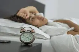  درمان بی خوابی با عرق گیاهی