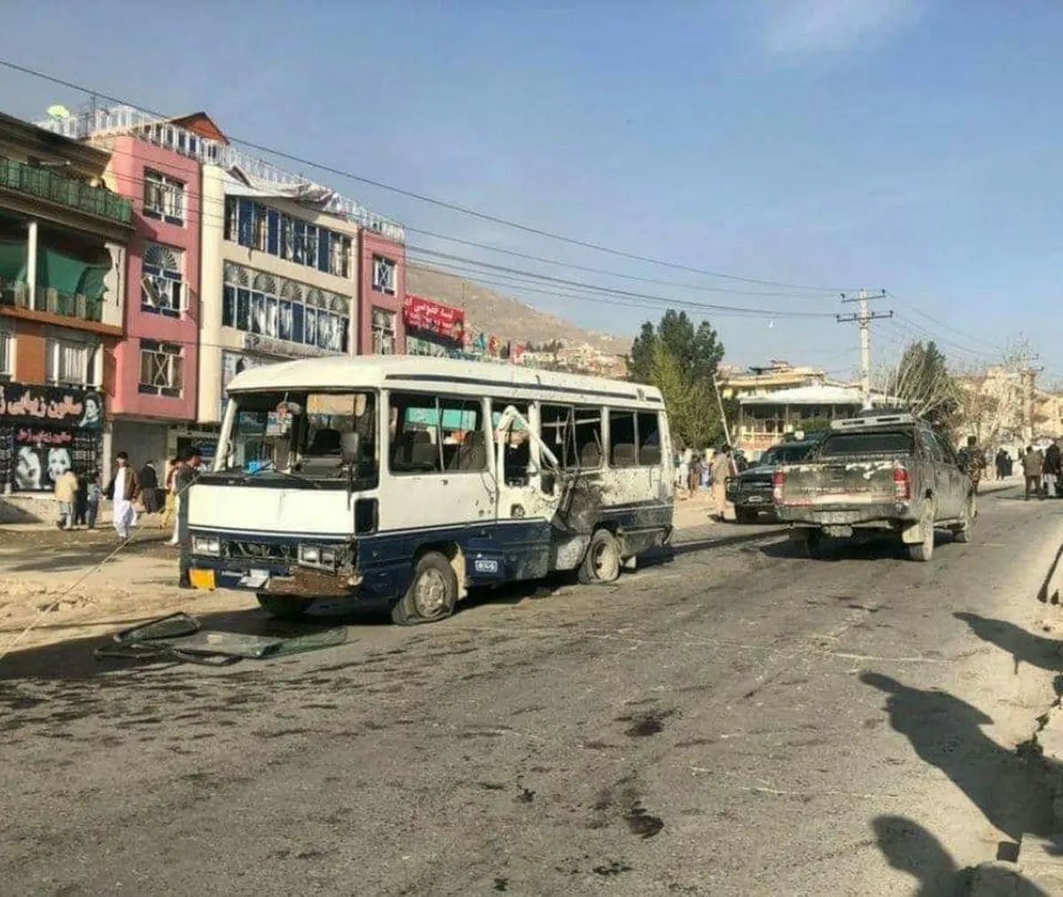 افغانستان  |  چهار کشته و ۱۱ زخمی در انفجار اتوبوس کارمندان دولت در کابل 