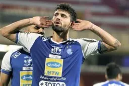 مدافع استقلال غافلگیر شد +عکس