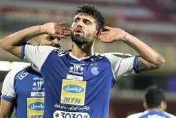 مدافع استقلال غافلگیر شد +عکس