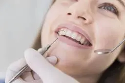 بیش از 10 علائم هشدار دهنده و خطرناک بیماری لثه