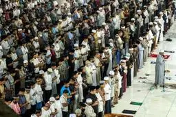 دیدنی‌های امروز؛ از نمازهای ماه رمضان تا معاینه خانگی بیماران کرونایی