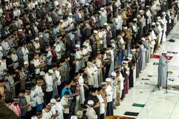 دیدنی‌های امروز؛ از نمازهای ماه رمضان تا معاینه خانگی بیماران کرونایی