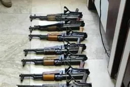 دو فروشنده سلاح گرم در میدان آزادی دستگیر شدند