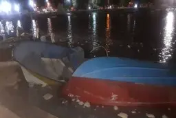 غرق شدن چند قایق در بوشهر بر اثر مَد ناگهانی دریا 