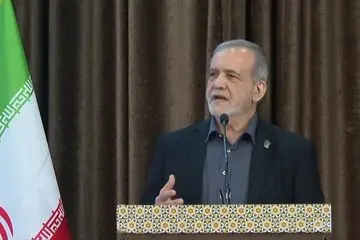 پزشکیان قهرمانی تیم‌های ملی کشتی آزاد و فرنگی را تبریک گفت