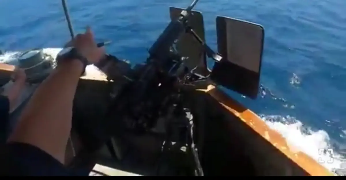 فیلمی از قایق‌های تندروی سپاه در نزدیکی ناو آمریکایی + ویدئو
