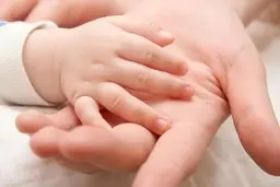 زن جوان در حمام غافلگیر شد | ماجرای غافلگیری زن جوان
