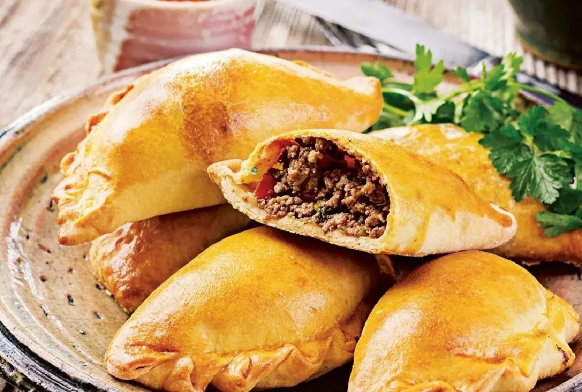 طرز تهیه پیراشکی گوشت | بهترین پیراشکی گوشت رو اینطوری می‌تونی درست کنی! +ویدئو